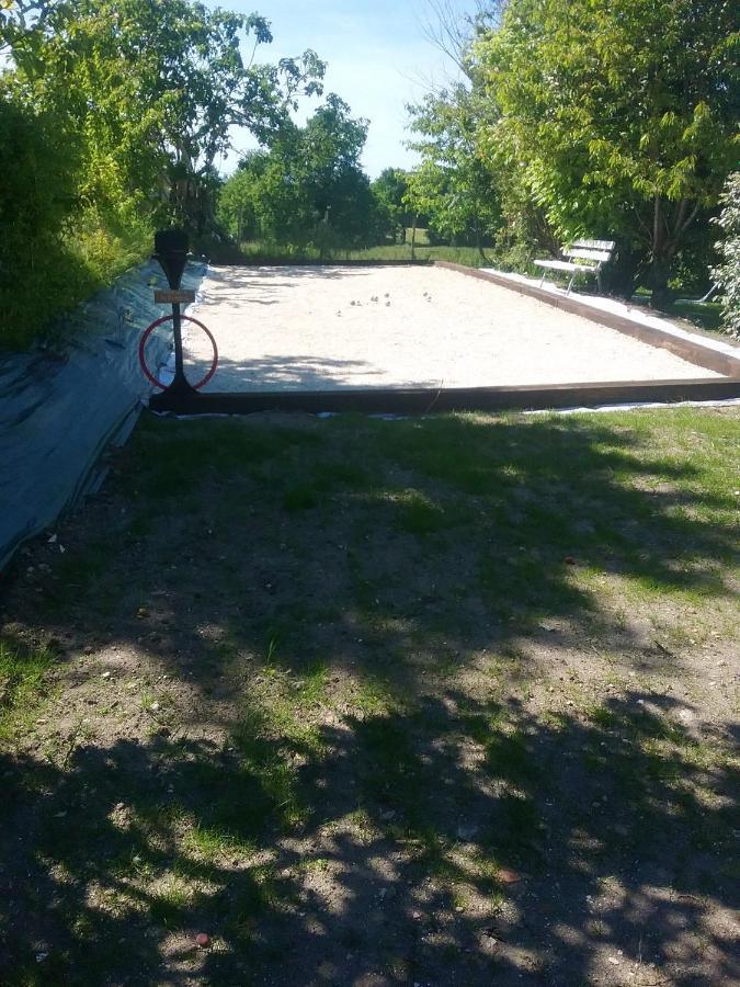 Villa Charmante A Bosset Avec Piscine Partagee Екстер'єр фото