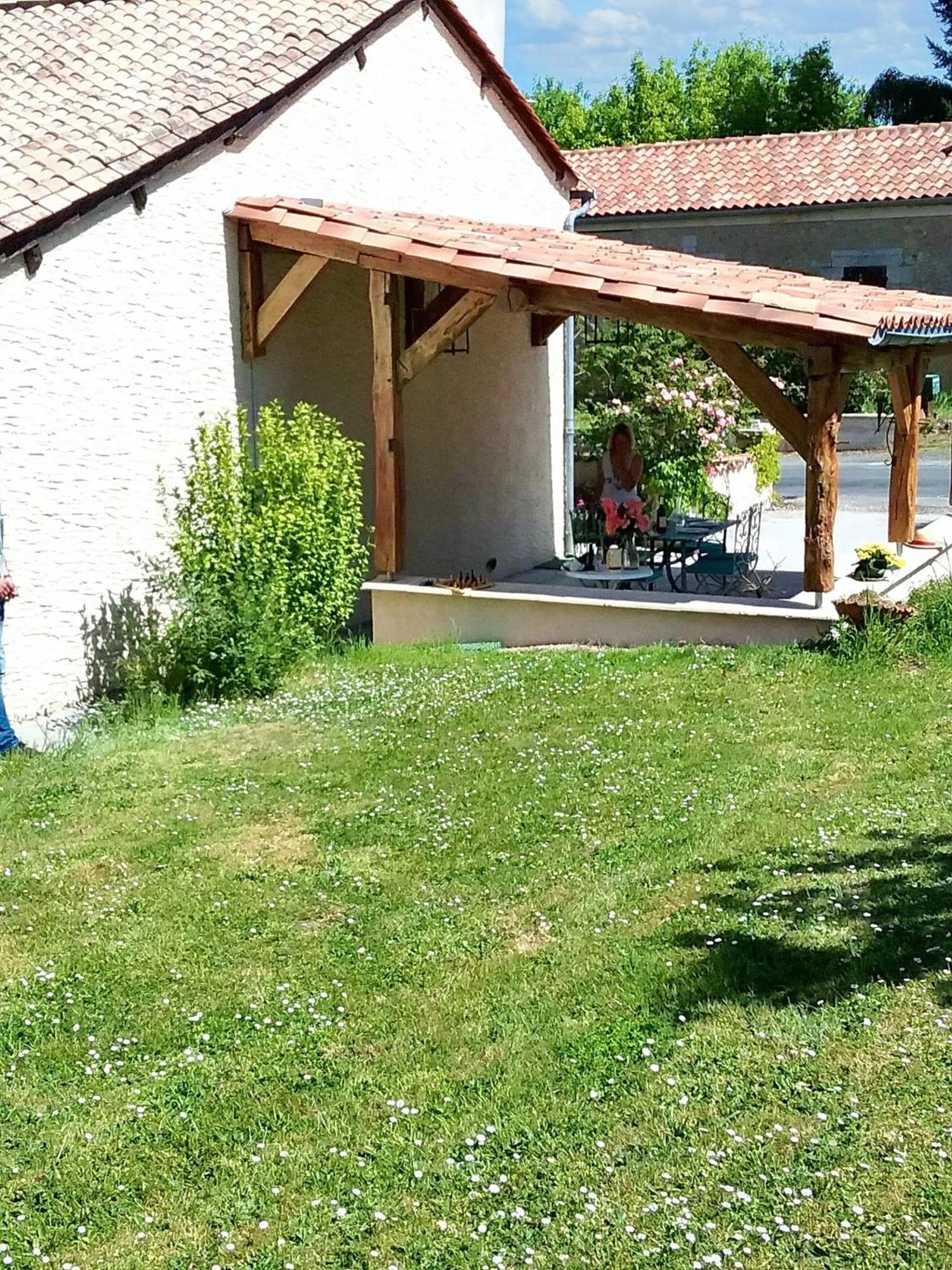 Villa Charmante A Bosset Avec Piscine Partagee Екстер'єр фото