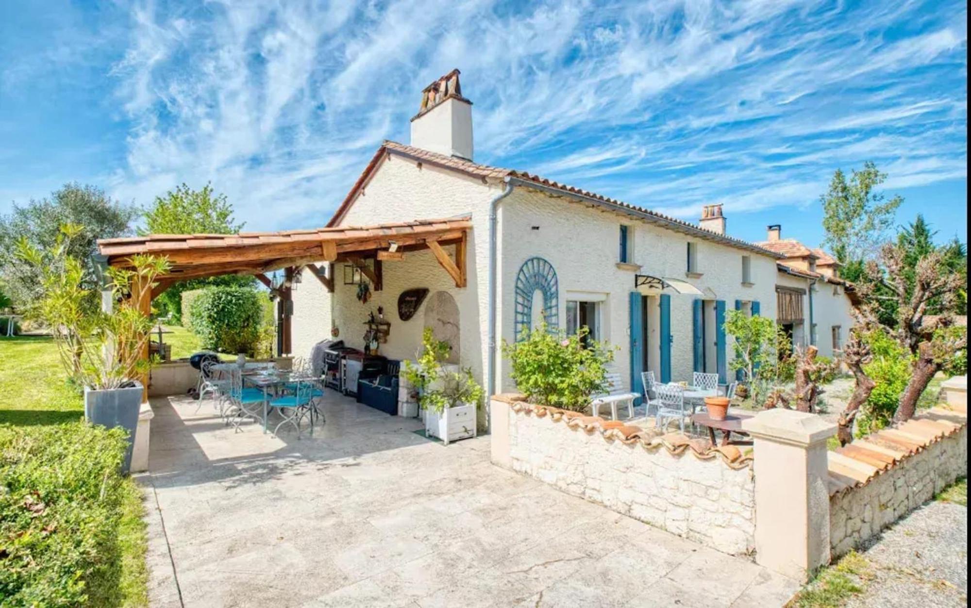 Villa Charmante A Bosset Avec Piscine Partagee Екстер'єр фото