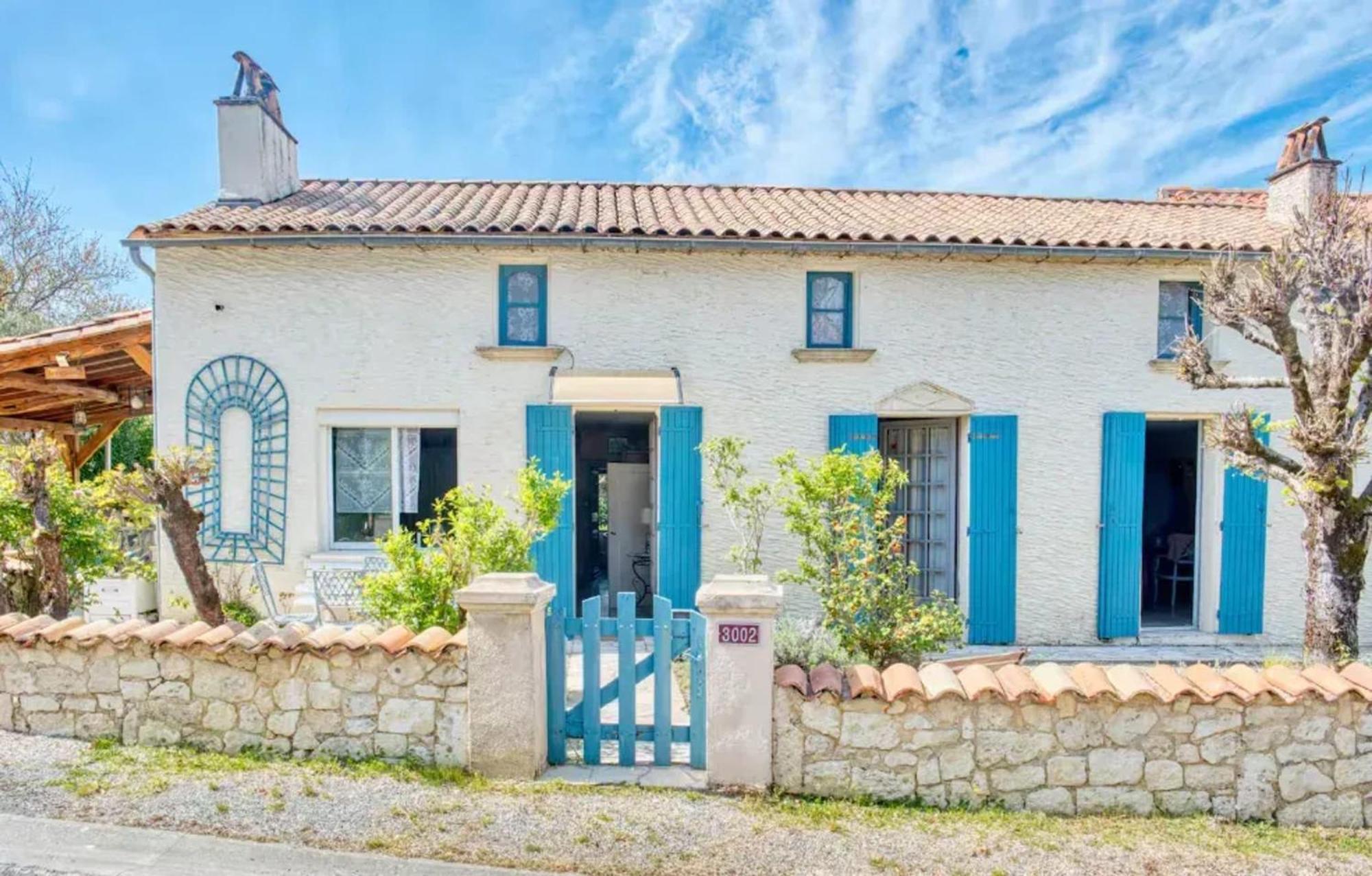 Villa Charmante A Bosset Avec Piscine Partagee Екстер'єр фото